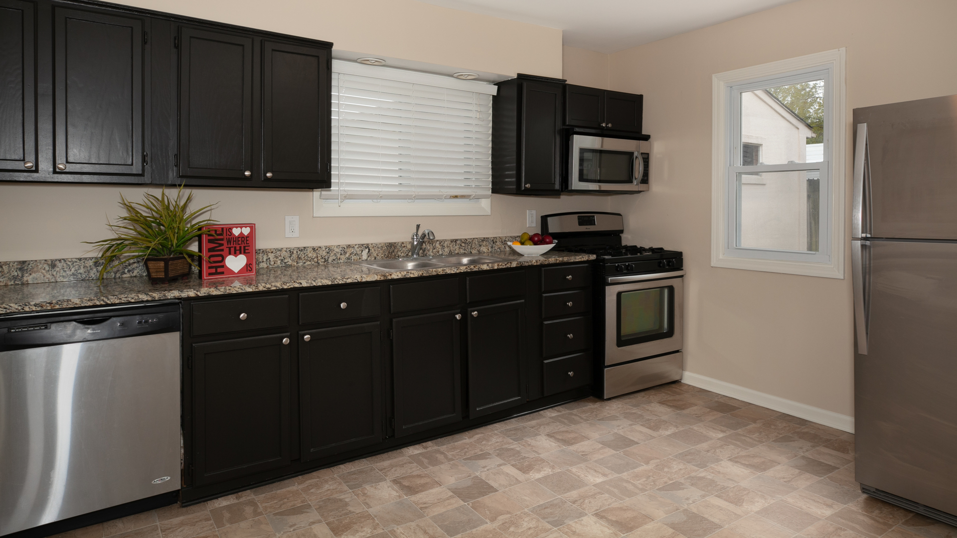 2403 Chestnut Street Joliet, IL 60435 - Photo 2 of 9