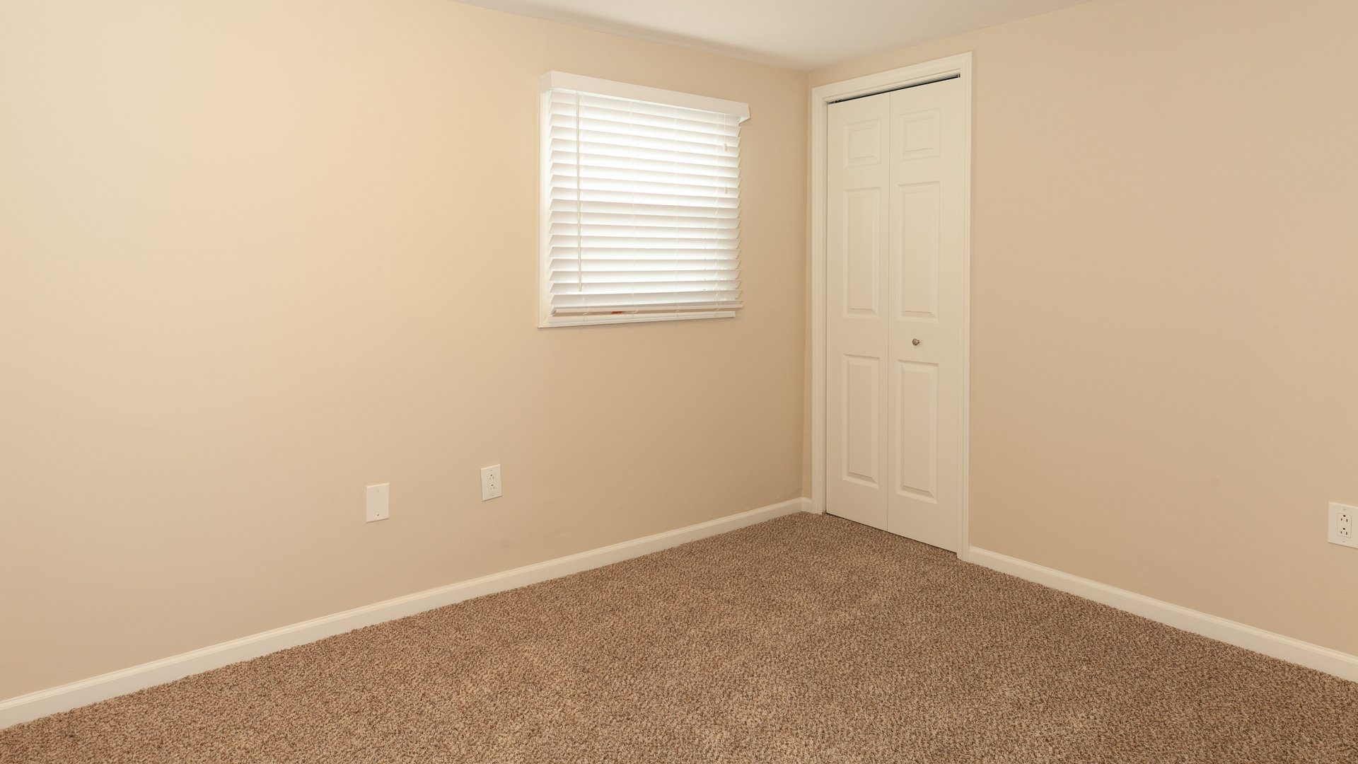 2403 Chestnut Street Joliet, IL 60435 - Photo 6 of 9