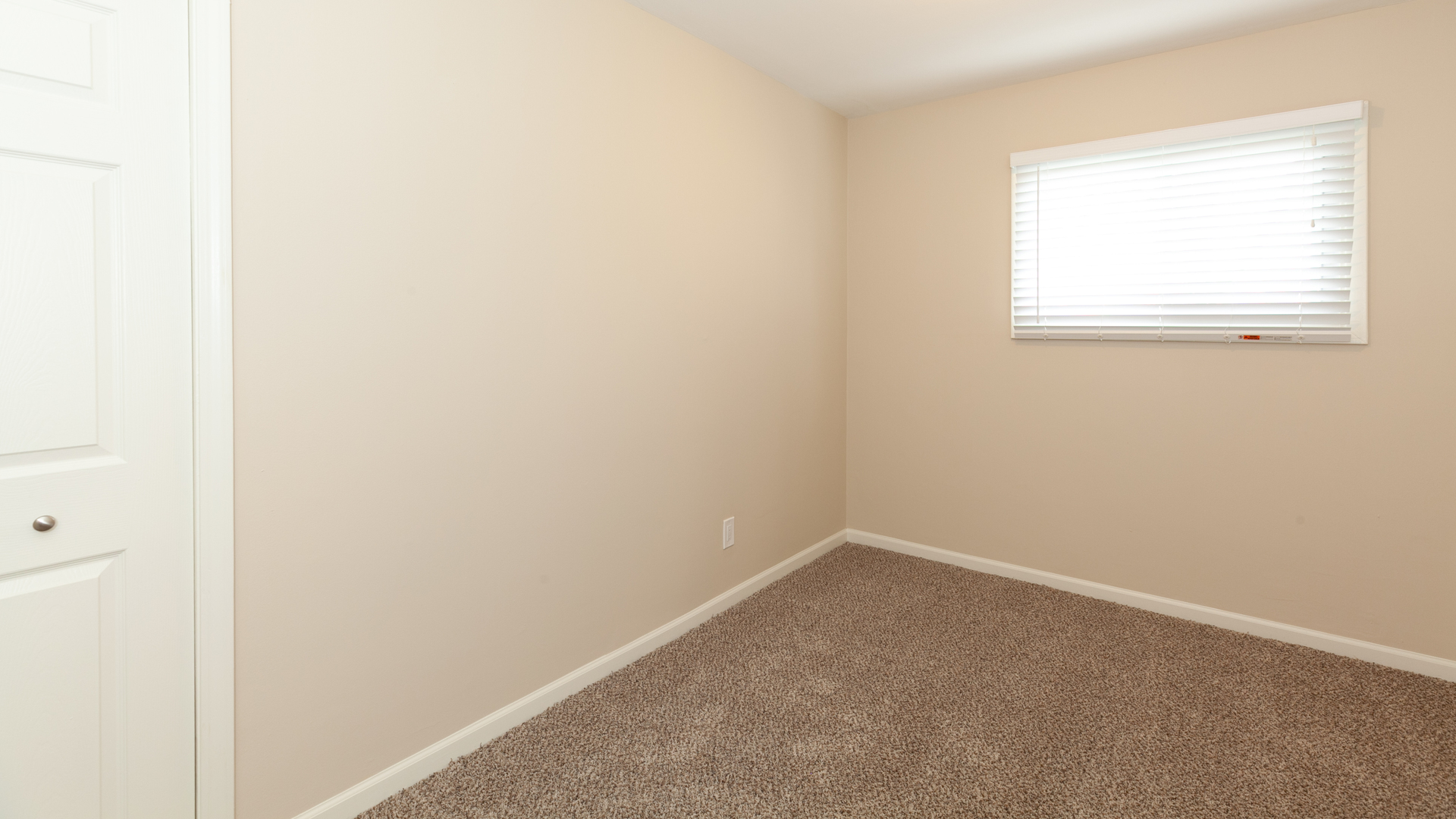2403 Chestnut Street Joliet, IL 60435 - Photo 7 of 9