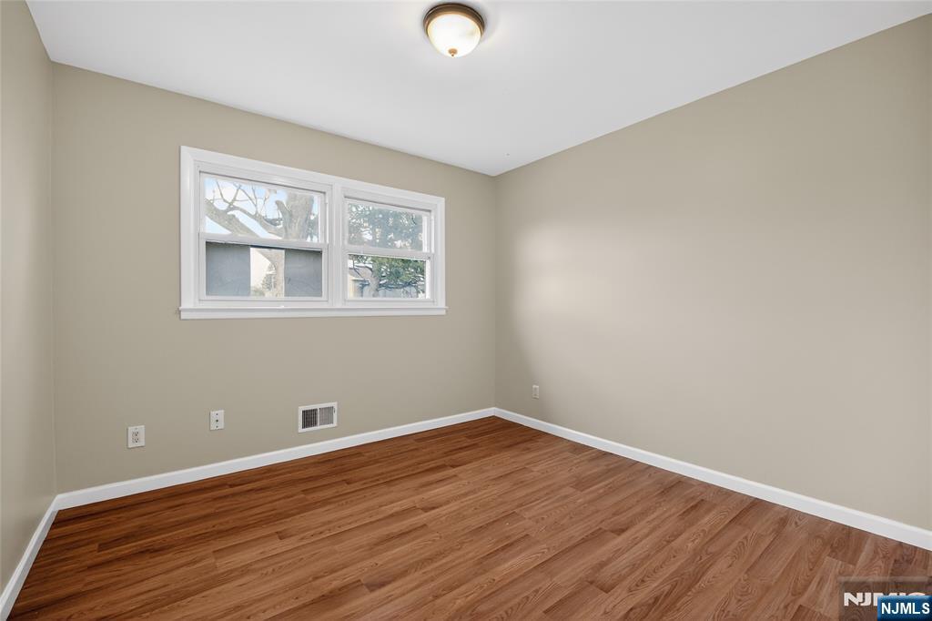 340 Old Post Road Edison, NJ 08817 - Photo 7 of 27