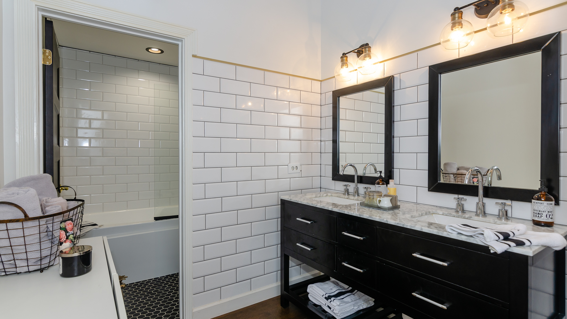 811 South Lytle Street, Unit 508 Chicago, IL 60607 - Photo 18 of 36 a bathroom with a sink and a mirror