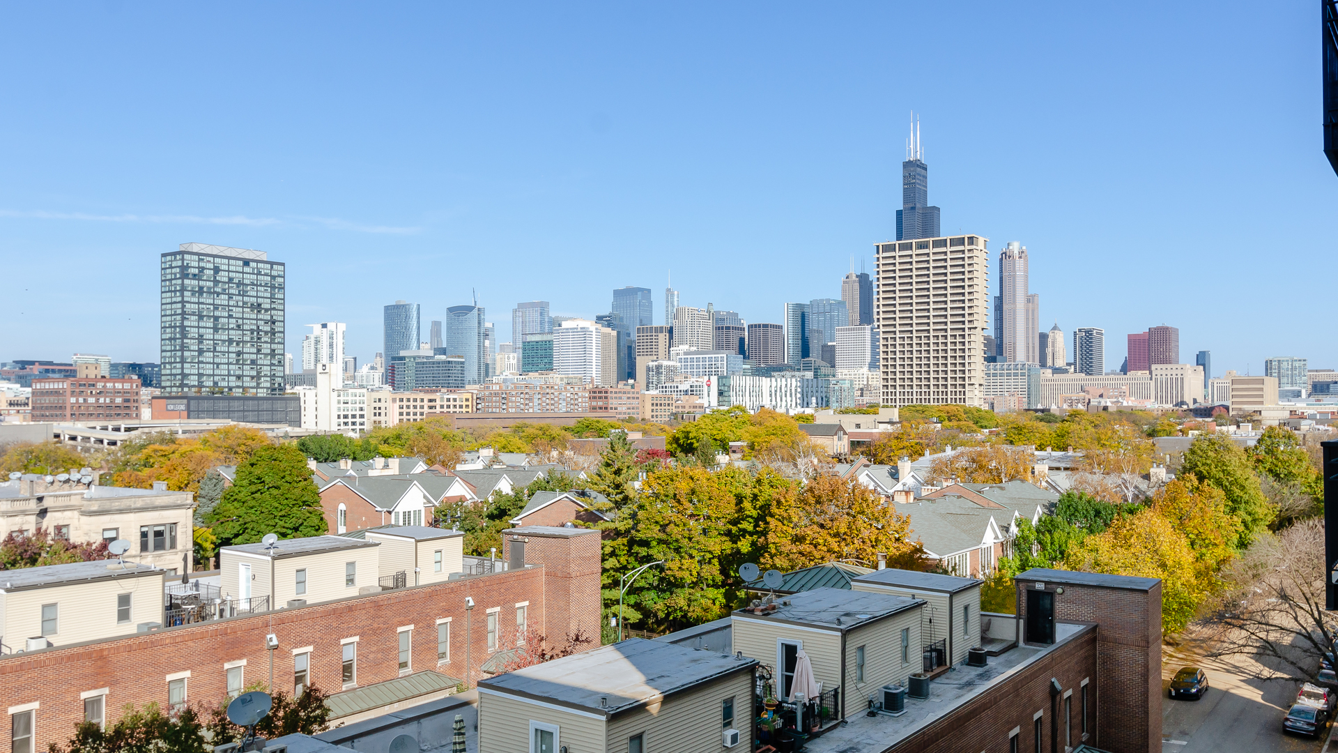 811 South Lytle Street, Unit 508 Chicago, IL 60607 - Photo 31 of 36 a view of city with ocean