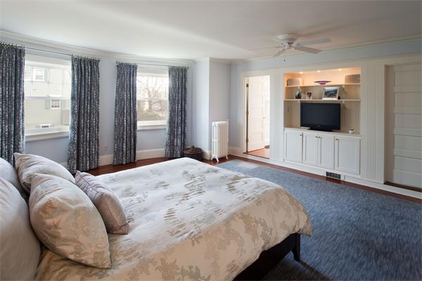 9 Crofton Road Newton, MA 02468 - Photo 11 of 18