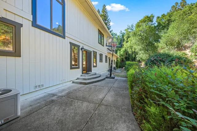 $2,249,000 | 3265 Greenhills Drive, Lafayette, CA 94549