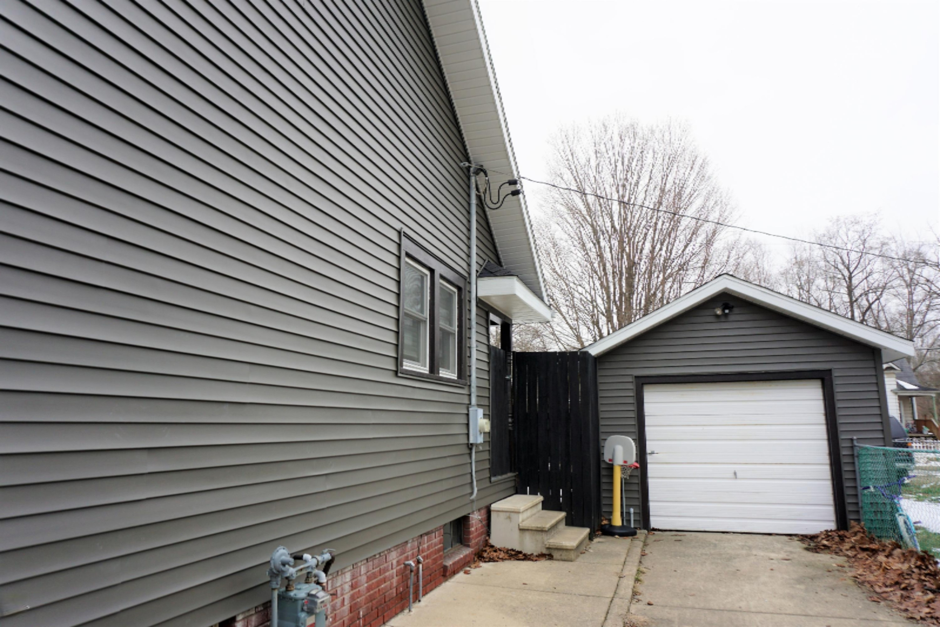 615 Elm Street Three Rivers, MI 49093 - Photo 36 of 41 DSC04191