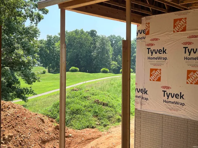 $699,999 | 107 Stonecrest Drive, Bedford, IN 47421