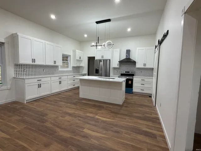 $699,999 | 107 Stonecrest Drive, Bedford, IN 47421