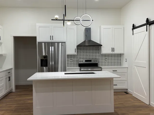 $699,999 | 107 Stonecrest Drive, Bedford, IN 47421