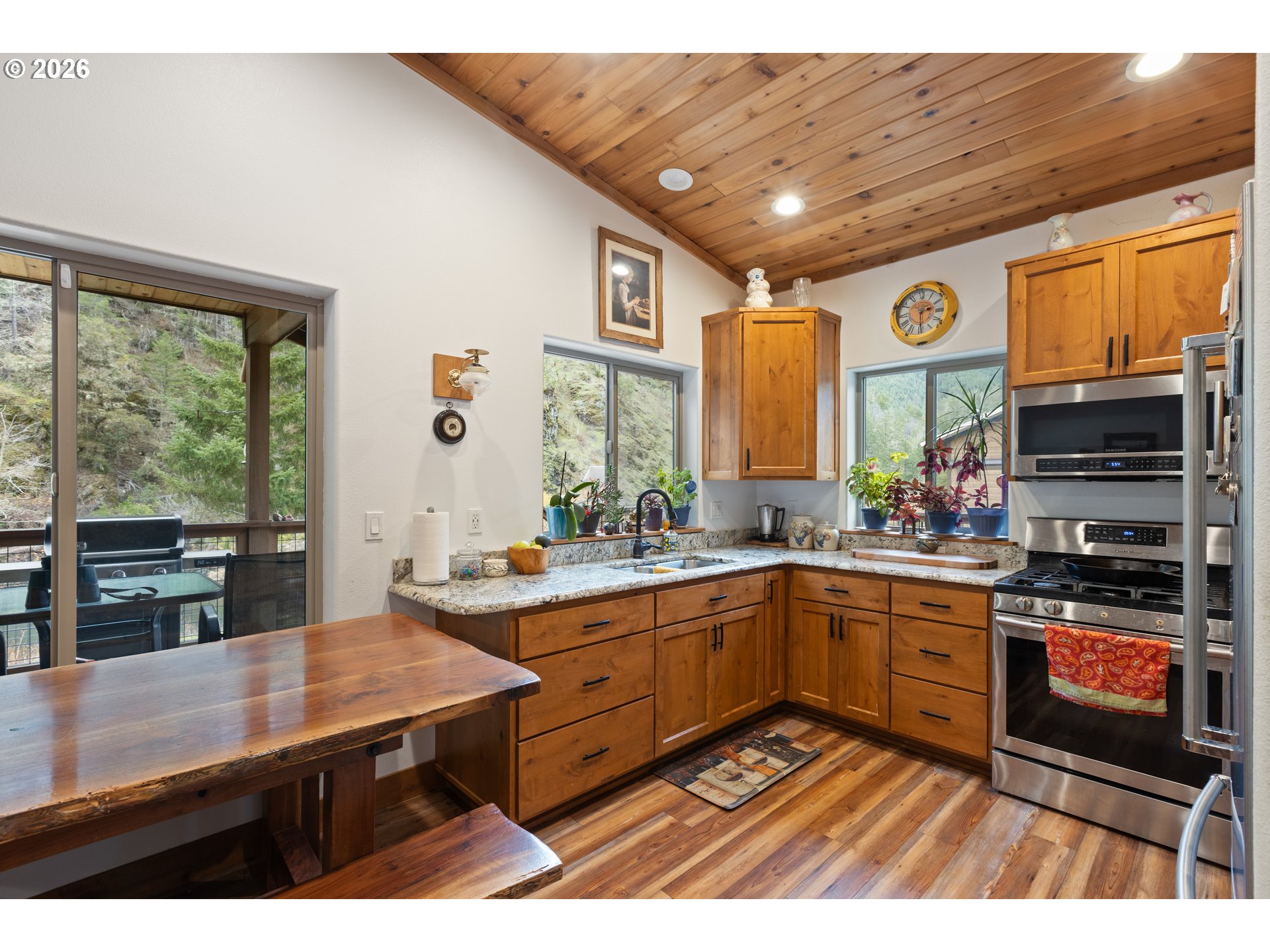 4696 Cow Creek Road Riddle, OR 97469 - Photo 14 of 48