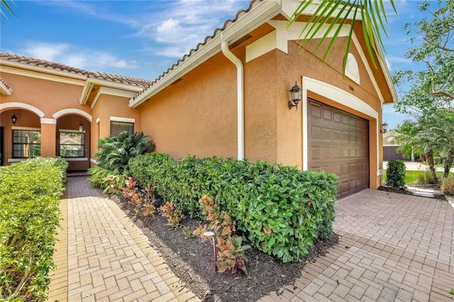 $700,000 | 13404 Monticello Boulevard, Naples, FL 34109