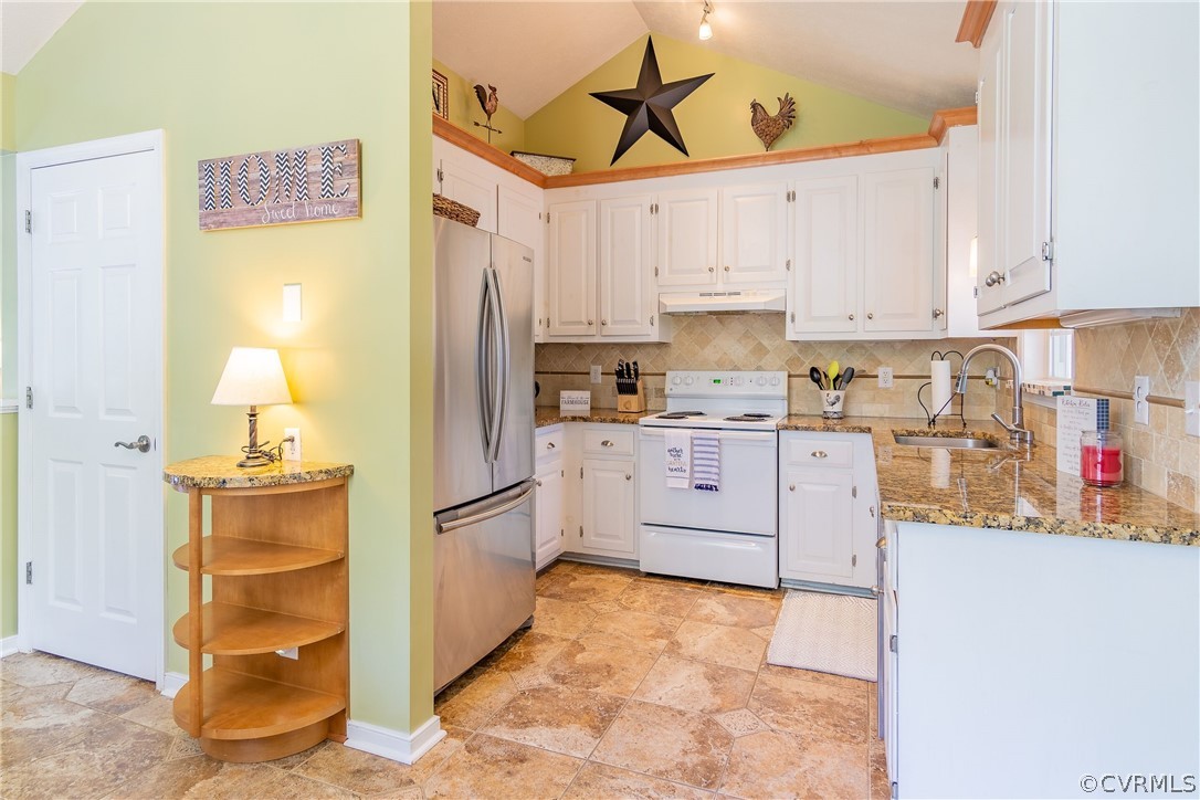 460 Rosebud Run Aylett, VA 23009 - Photo 6 of 32 a kitchen with stainless steel appliances a refrigerator sink and cabinets