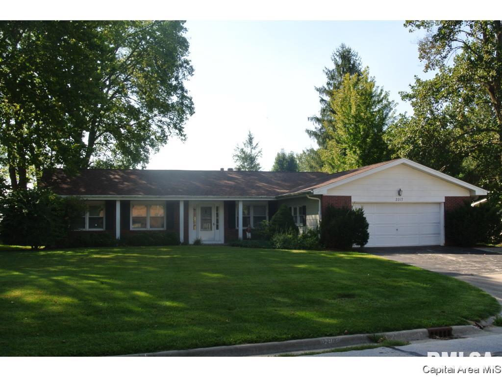2017 Mound Road Jacksonville, IL 62650 - Photo 1 of 22 Gallery Image 1