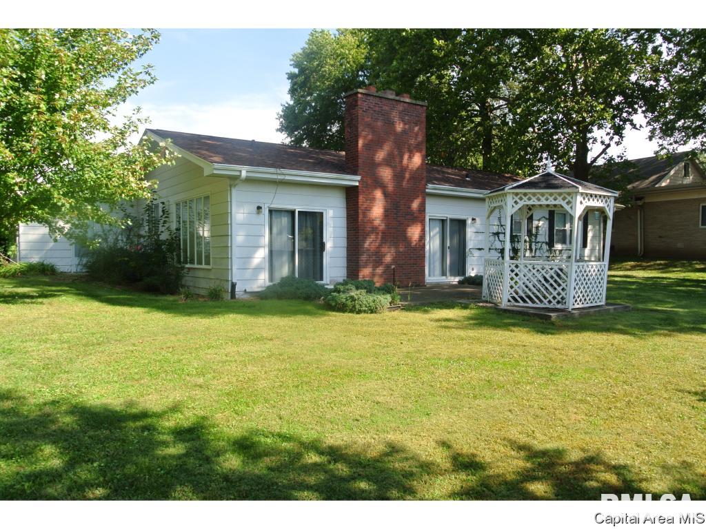 2017 Mound Road Jacksonville, IL 62650 - Photo 3 of 22 Gallery Image 3