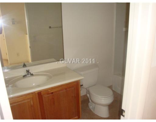 6639 Tumbleweed Ridge Lane, Unit 102 Henderson, NV 89011 - Photo 5 of 9 Bathroom.