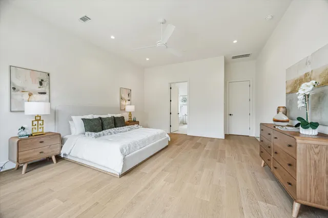 $1,898,000 | 4914 Wigton Drive, Houston, TX 77096