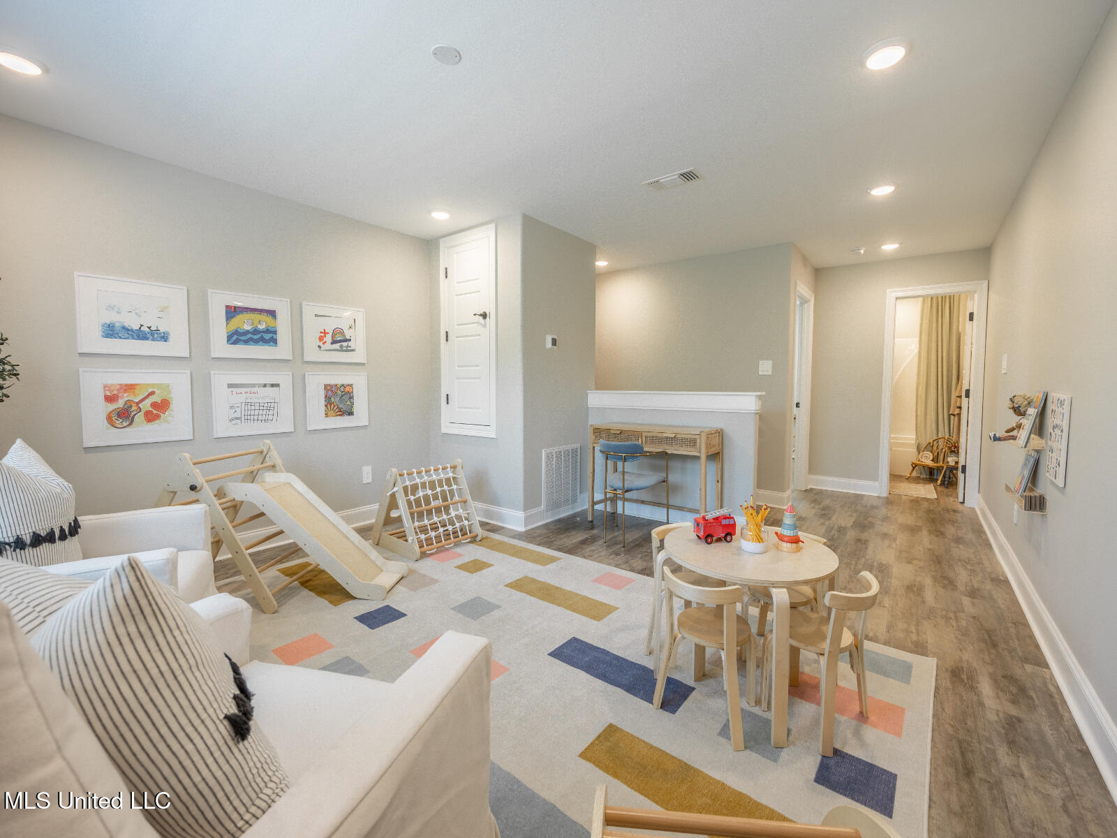 210 Savannah Gdns Road Ocean Springs, MS 39564 - Photo 13 of 18 Decatur_E223_Loft2