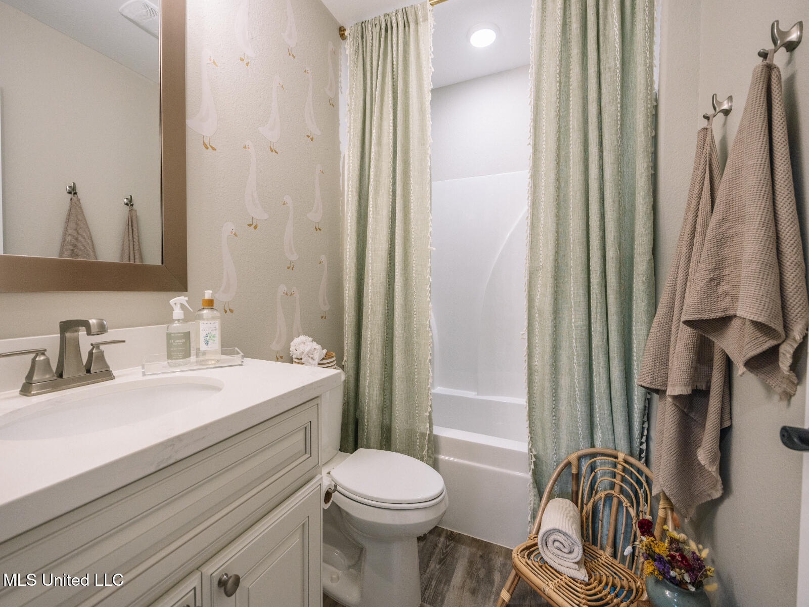 210 Savannah Gdns Road Ocean Springs, MS 39564 - Photo 16 of 18 Decatur_E223_Bath3