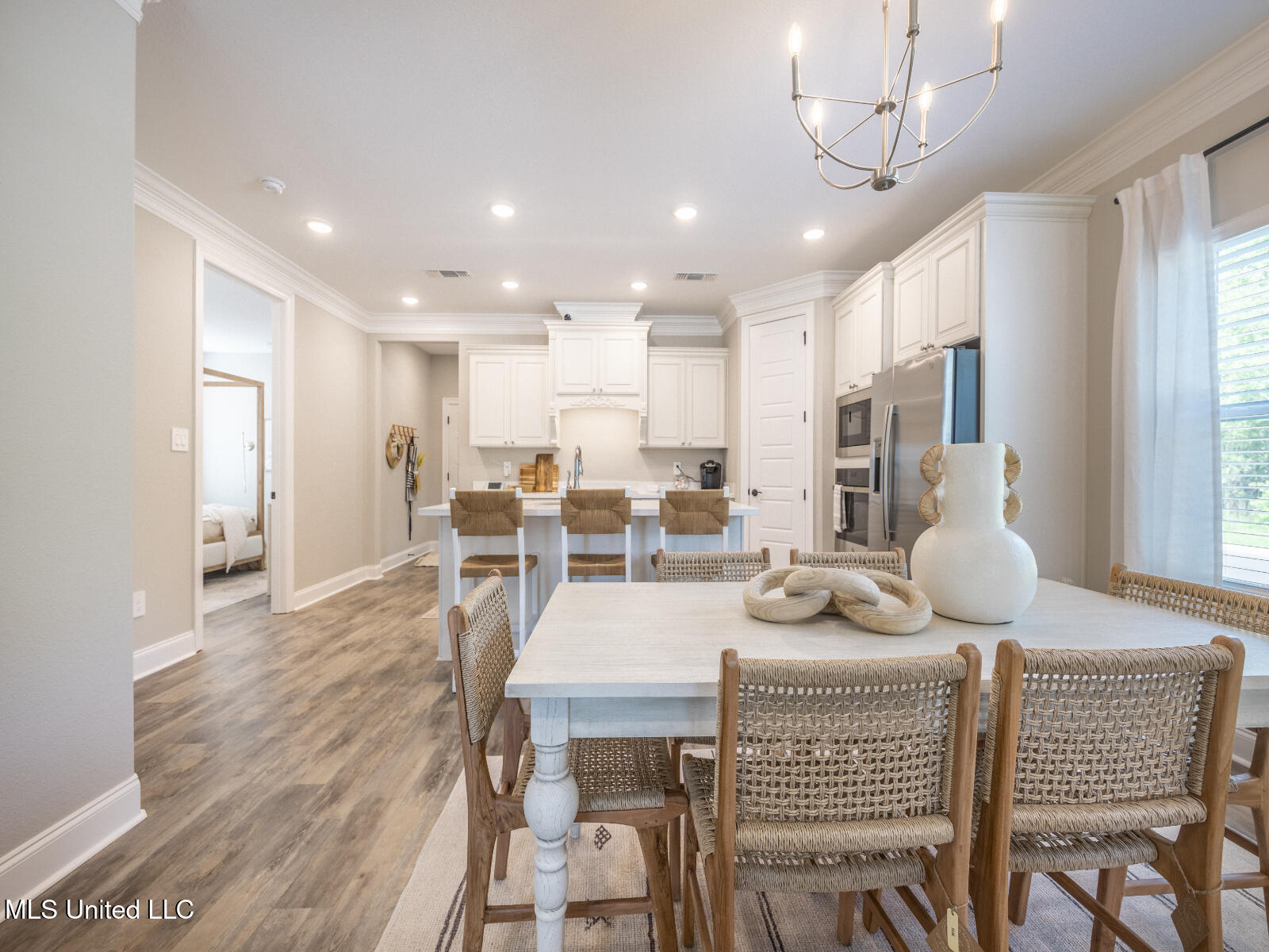 210 Savannah Gdns Road Ocean Springs, MS 39564 - Photo 4 of 18 Decatur_E223_Dining