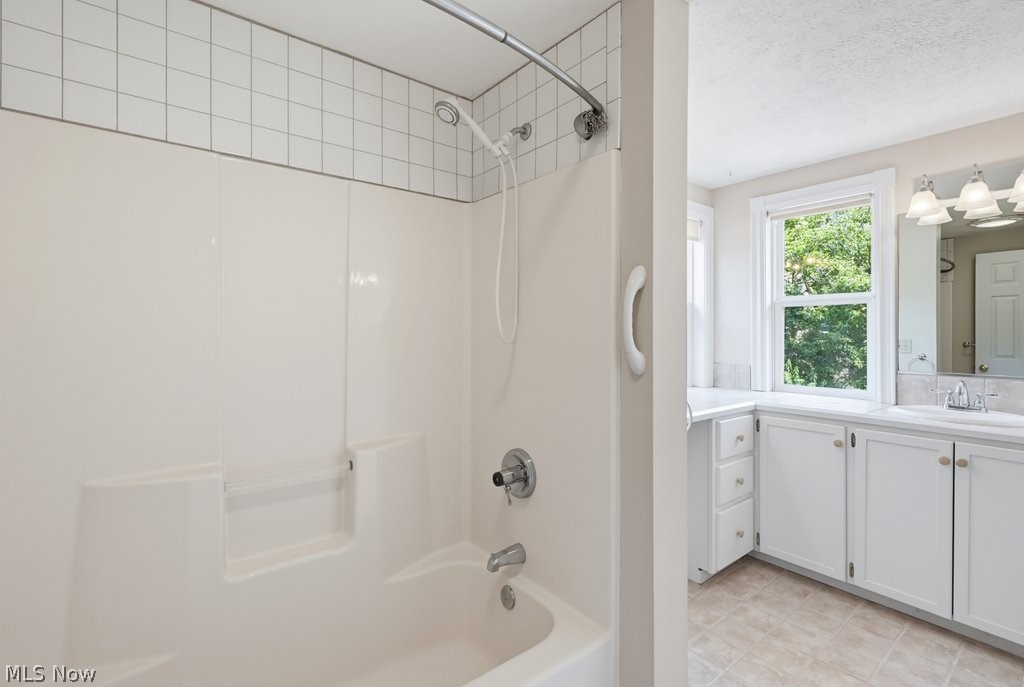 1545 Ritchie Road Stow, OH 44224 - Photo 17 of 32 Upper Full Bath