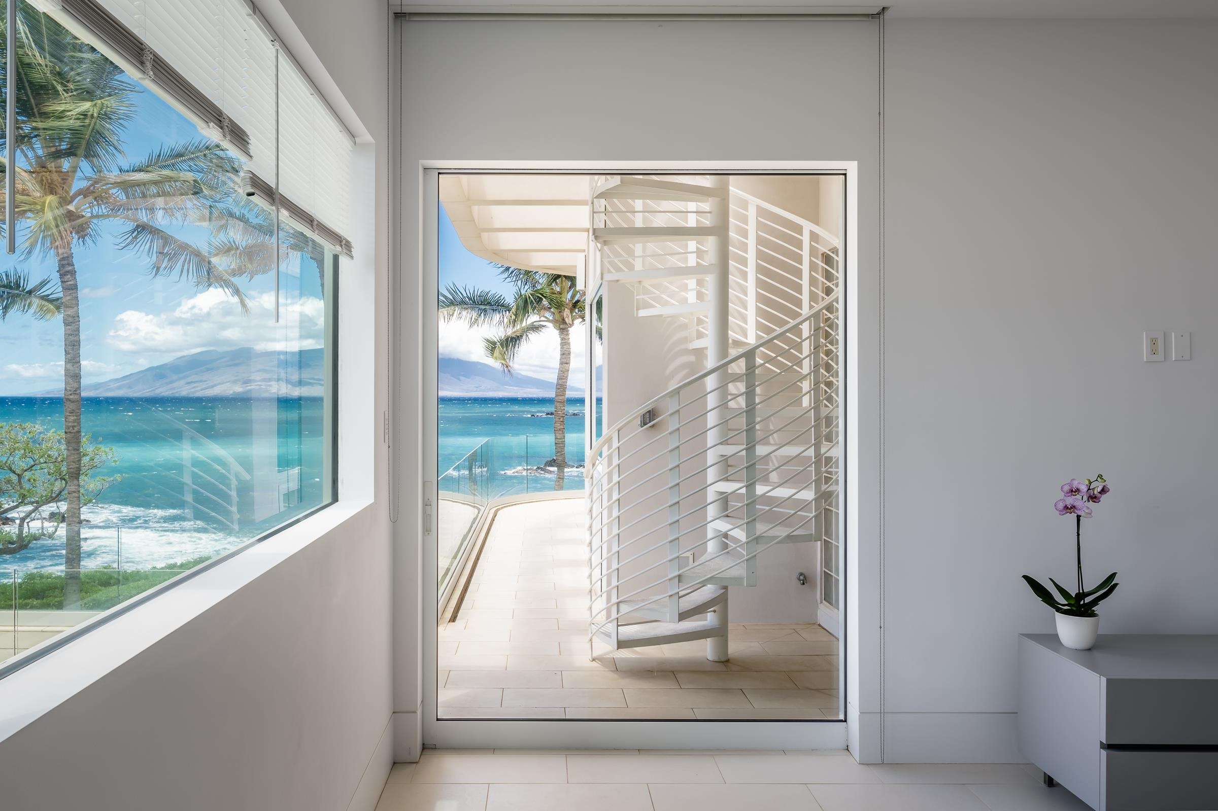 4572 Makena Road Kihei, HI 96753 - Photo 25 of 30 a view of a glass door and porch