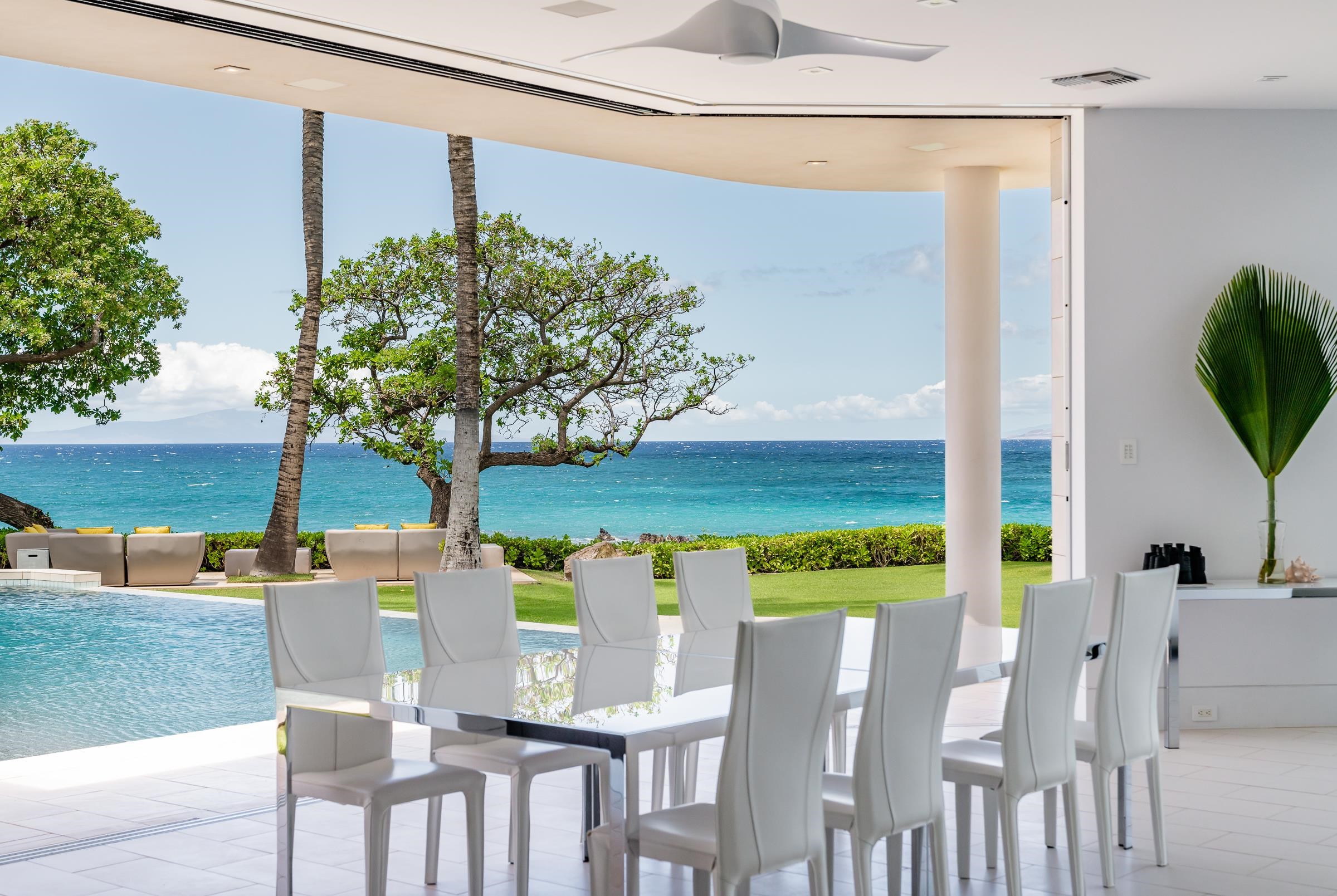 4572 Makena Road Kihei, HI 96753 - Photo 3 of 30 a view of an chairs and table in the patio