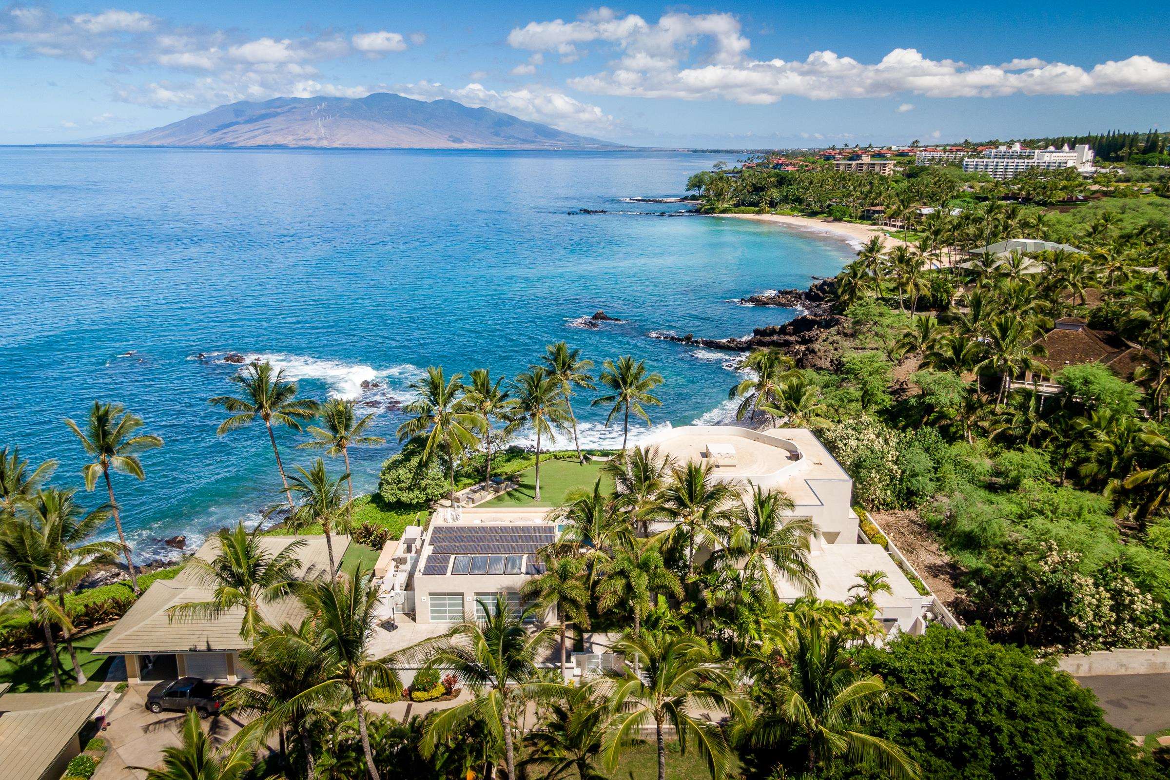 4572 Makena Road Kihei, HI 96753 - Photo 6 of 30 a view of a lake