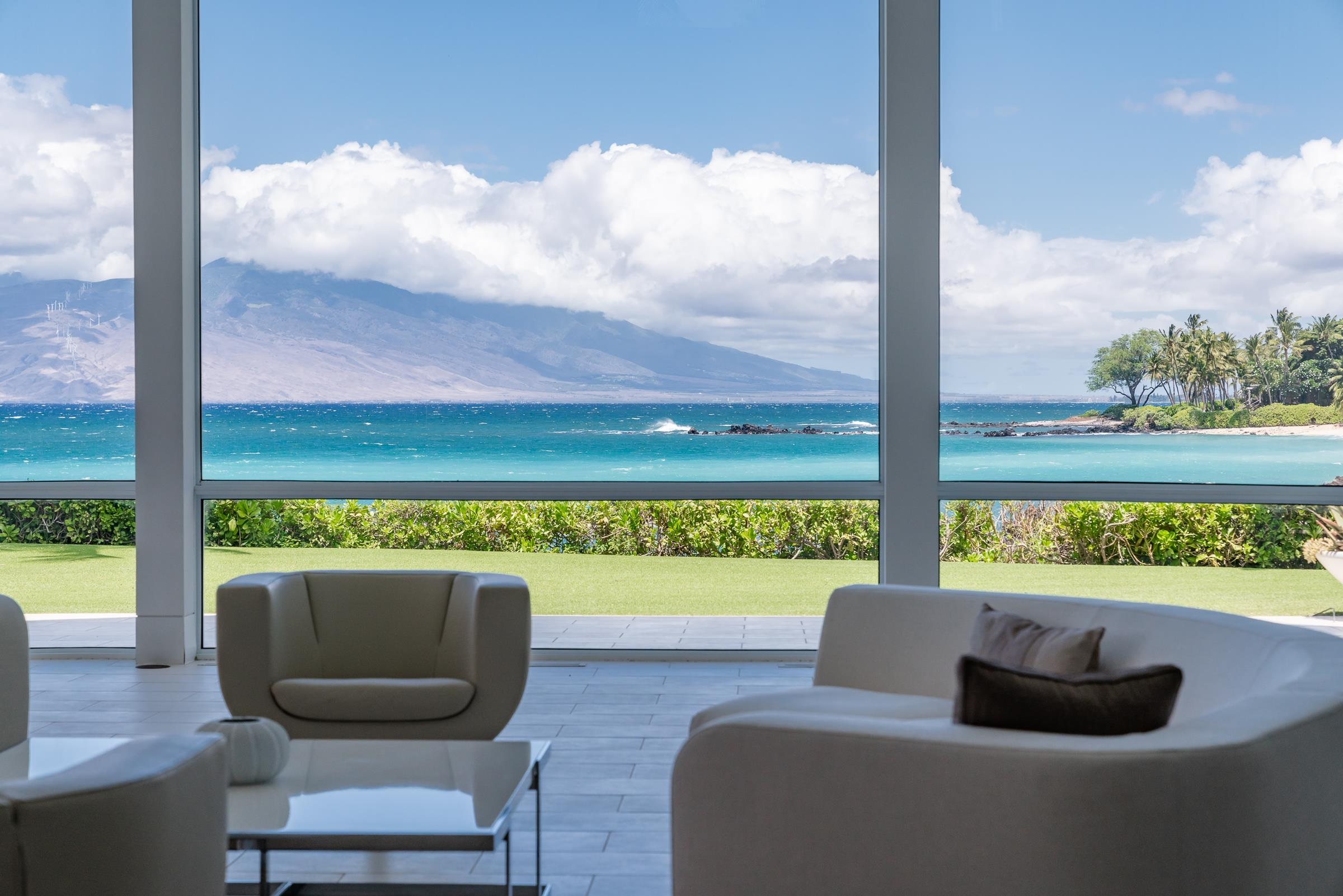 4572 Makena Road Kihei, HI 96753 - Photo 9 of 30 a outdoor view with a sitting space