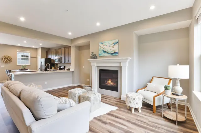 $348,900 | 2189 Gateway Hill Road North, North St. Paul, MN 55109