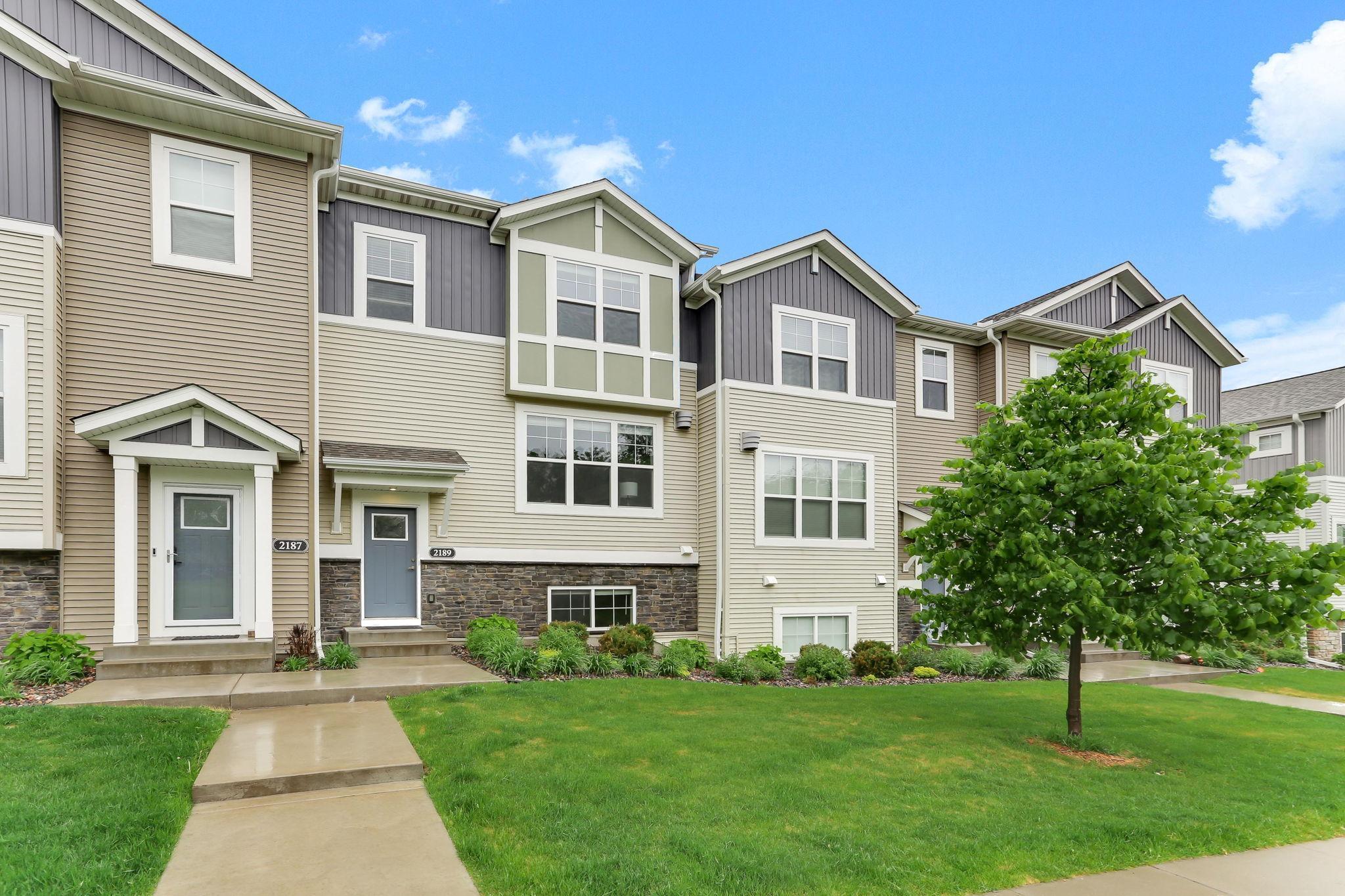 2189 Gateway Hill Road North North St. Paul, MN 55109 - Photo 3 of 31