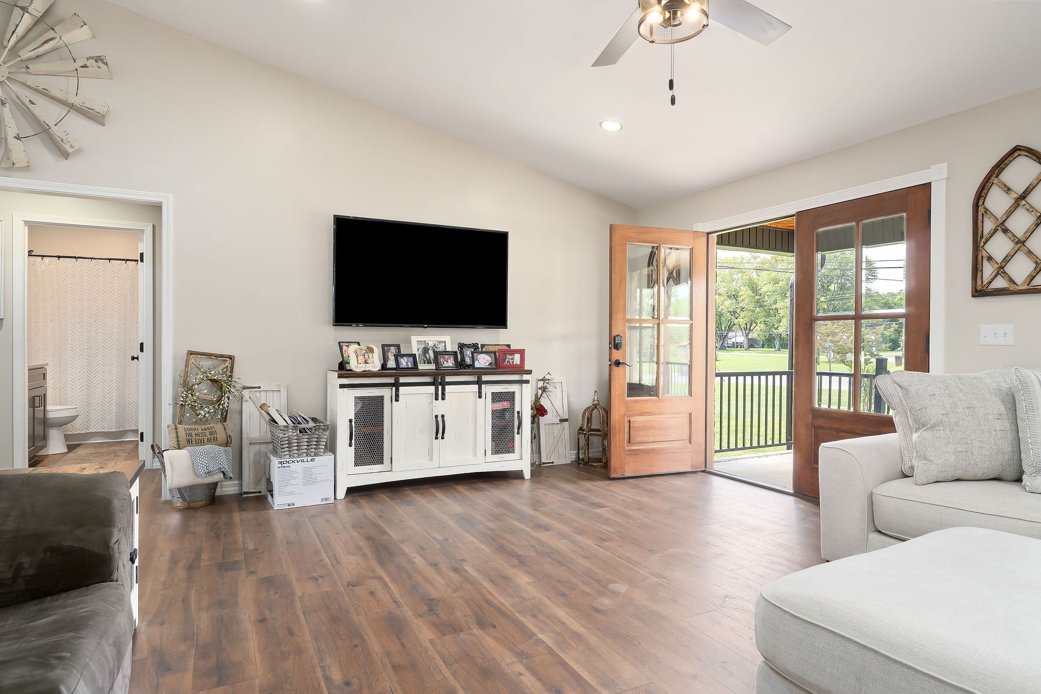 936 North Spring Street Sparta, TN 38583 - Photo 13 of 31 a living room with furniture and a flat screen tv