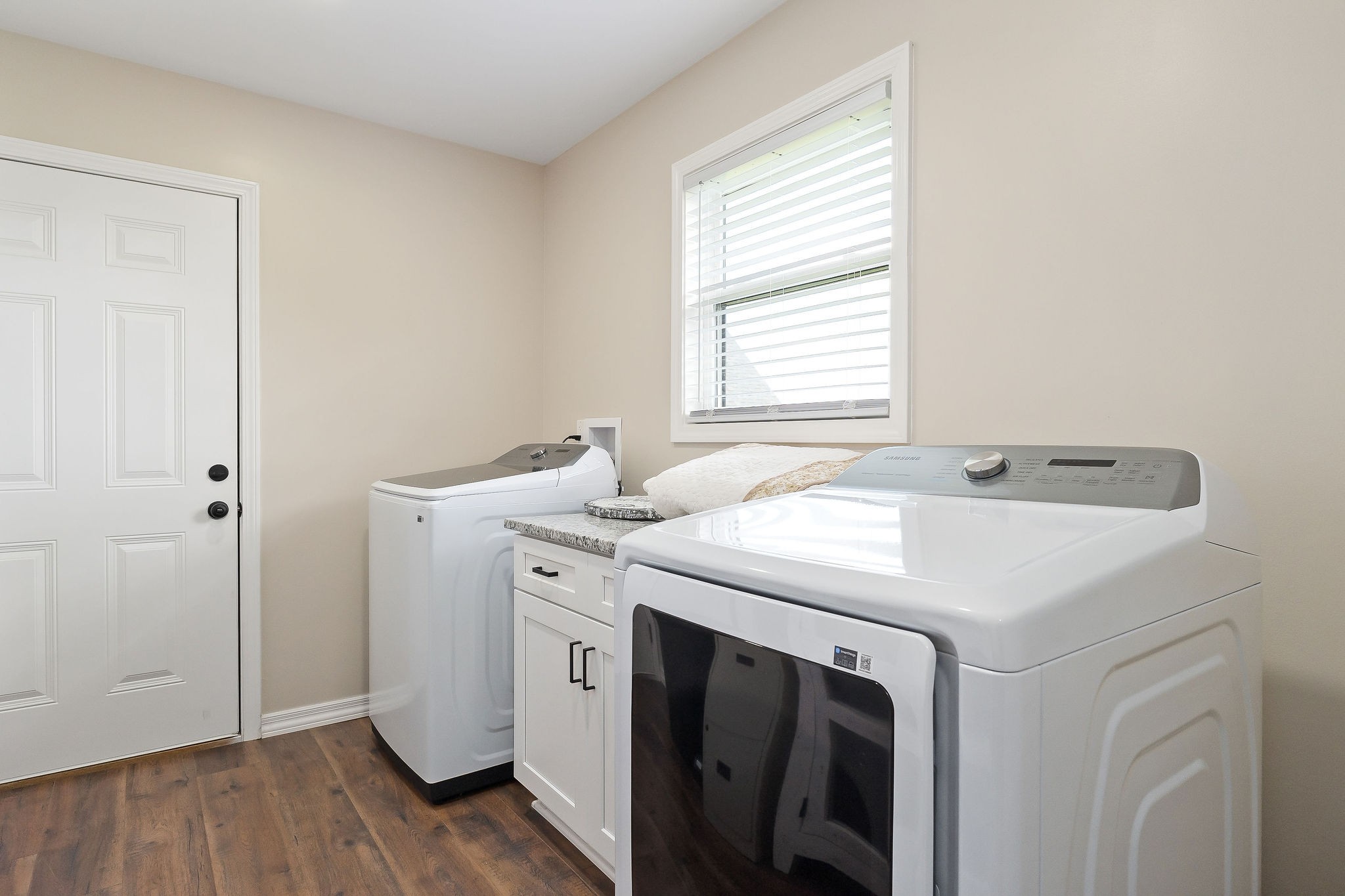 936 North Spring Street Sparta, TN 38583 - Photo 23 of 31 a utility room with washer and dryer