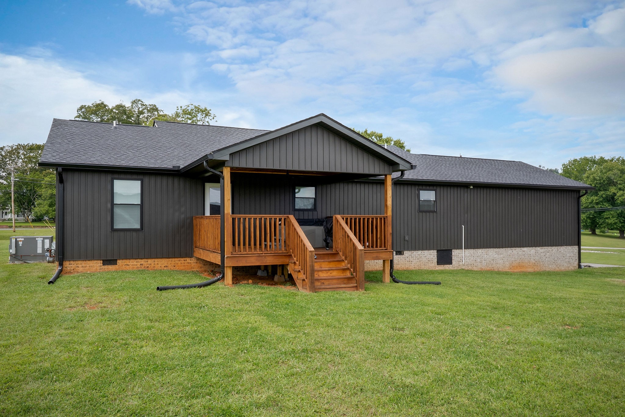 936 North Spring Street Sparta, TN 38583 - Photo 30 of 31 a front view of house with yard and seating area