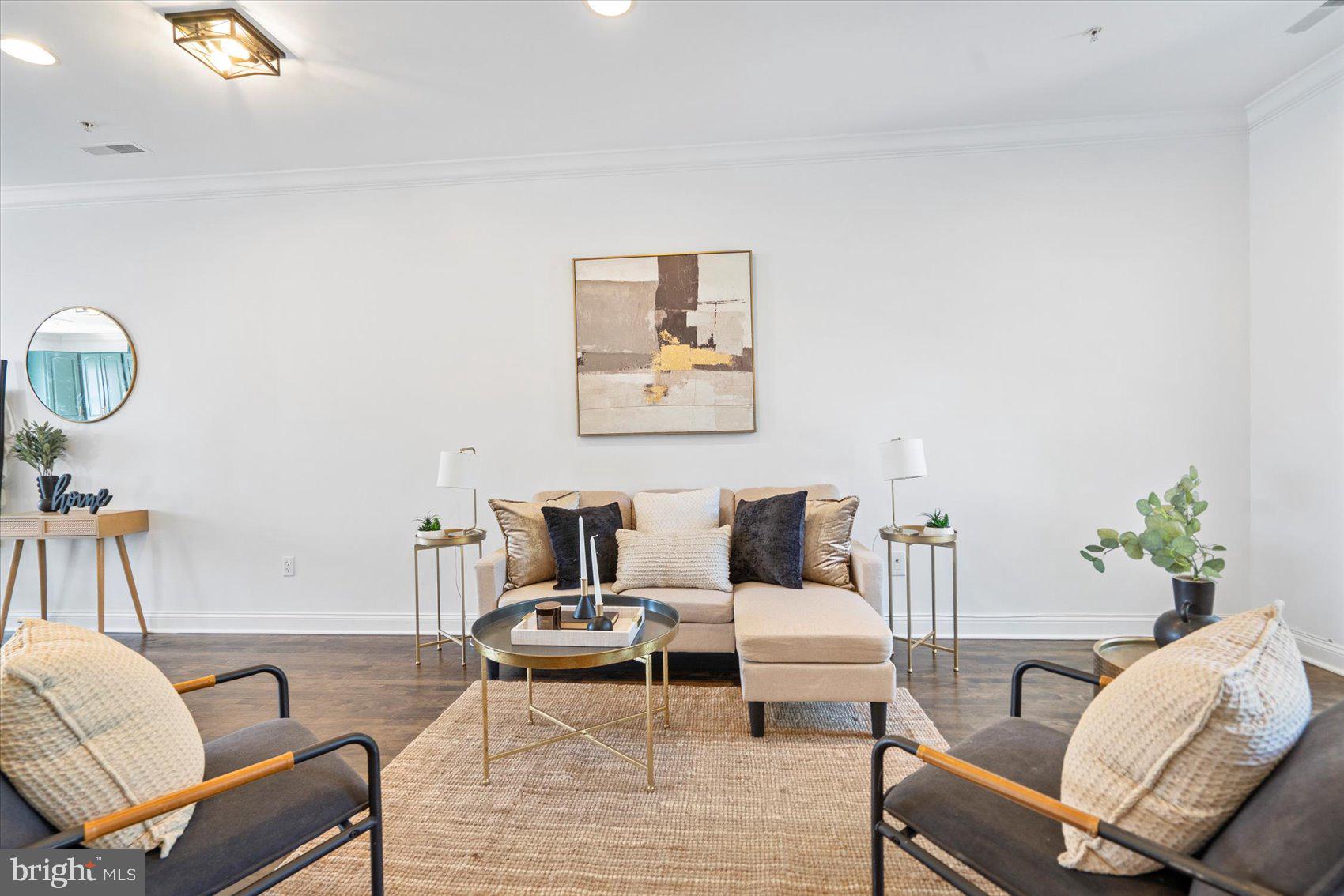 829 McHenry Street Baltimore, MD 21230 - Photo 24 of 41 a living room with furniture and wooden floor