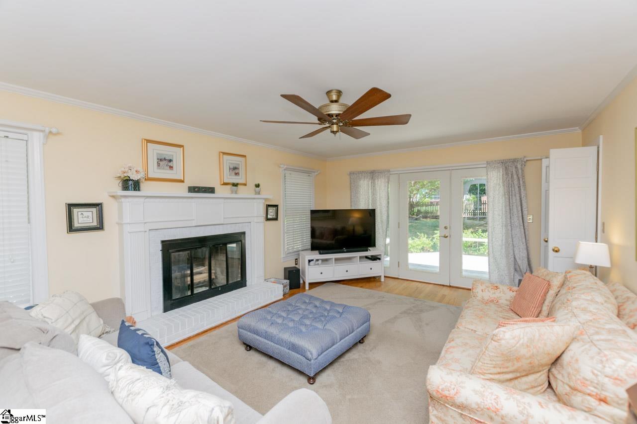 311 South Wingfield Road Greer, SC 29650 - Photo 3 of 36 Gallery Image 3