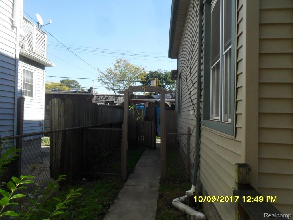 211 Summit Street River Rouge, MI 48218 - Photo 5 of 16