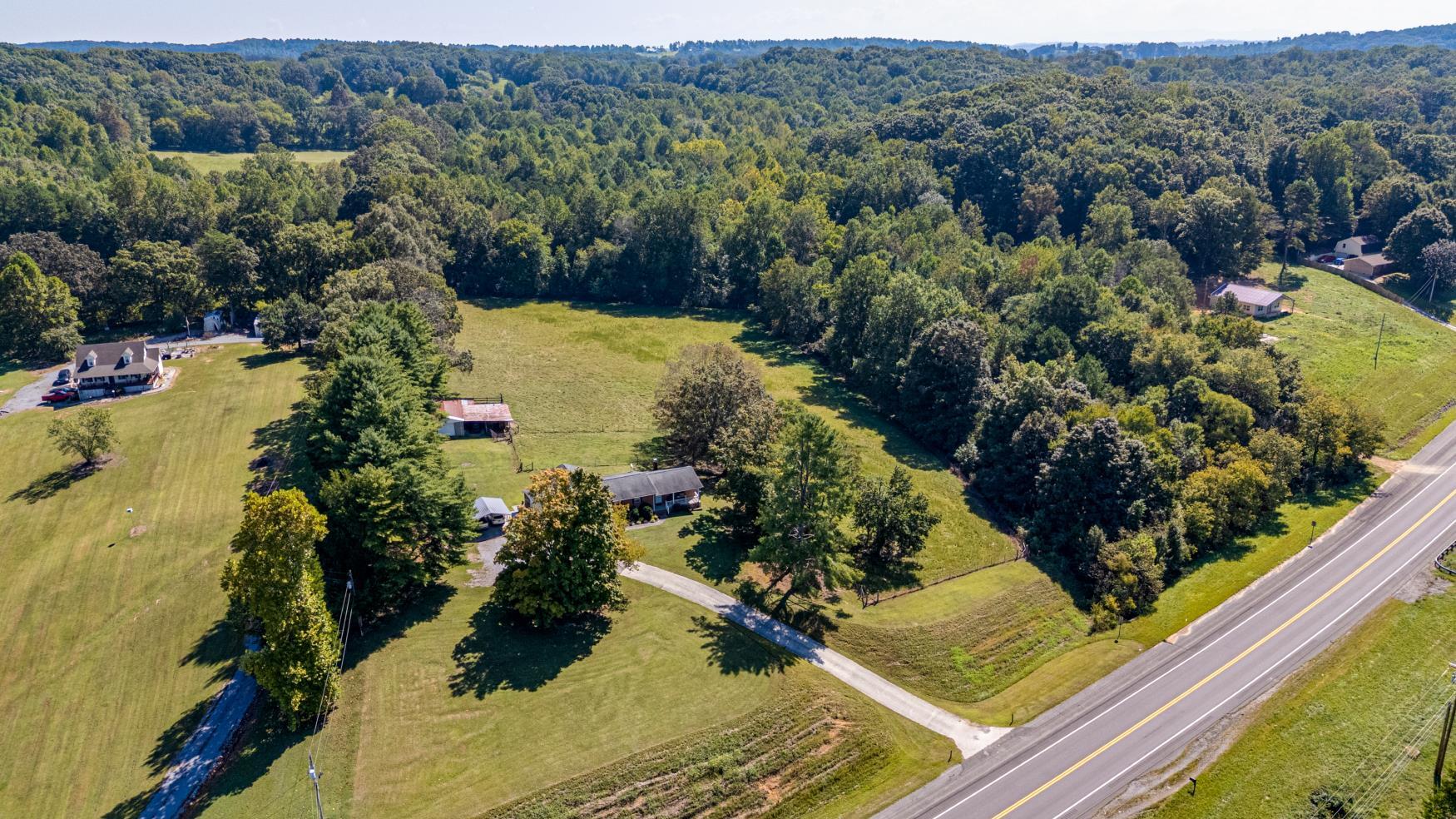 1112 Highway 305 Athens, TN 37303 - Photo 2 of 45 IMG_4805