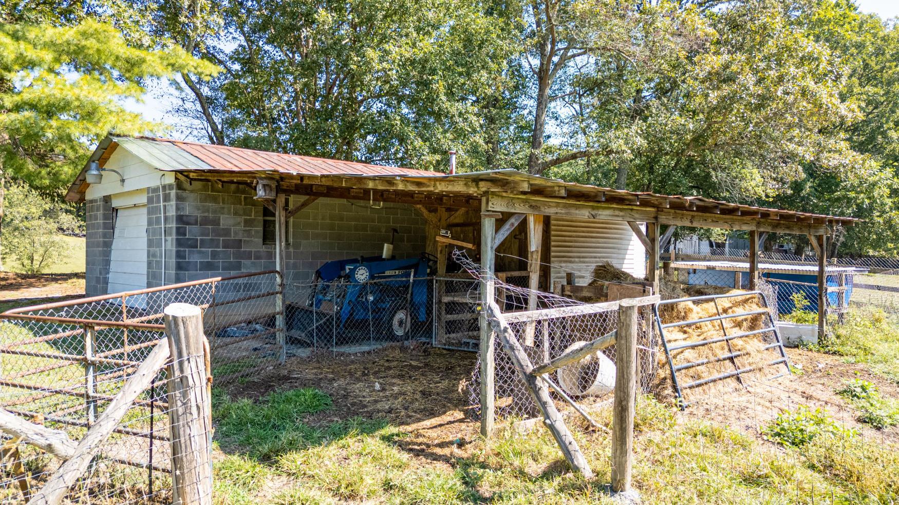 1112 Highway 305 Athens, TN 37303 - Photo 32 of 45 IMG_4797
