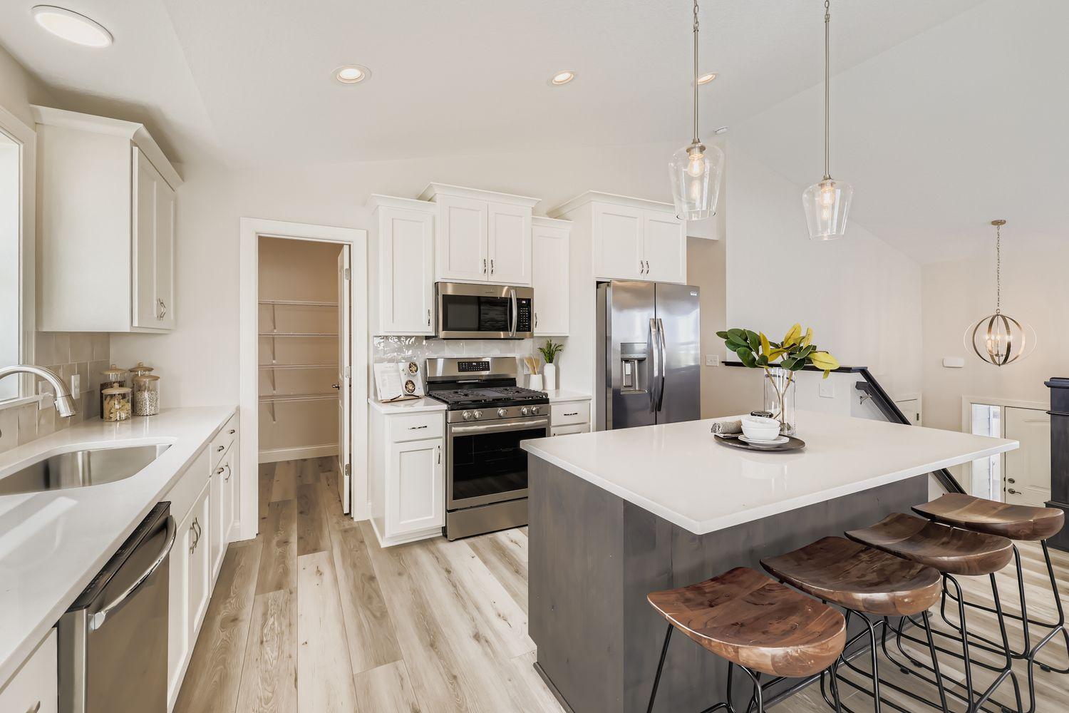 2886 Trinity Drive Shakopee, MN 55379 - Photo 9 of 27