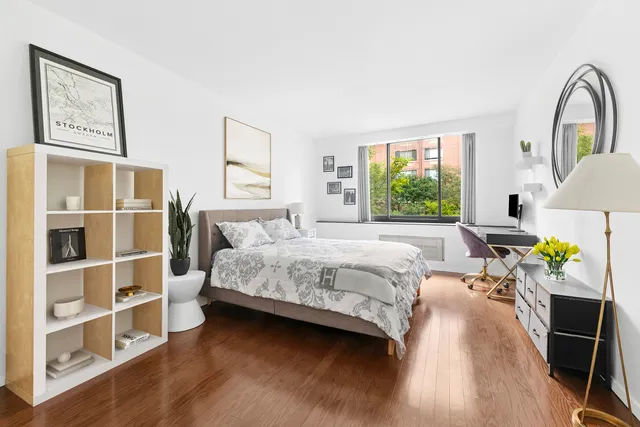 $575,000 | 300 Albany Street, Unit 4K | Battery Park City