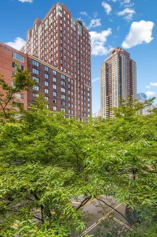 $575,000 | 300 Albany Street, Unit 4K | Battery Park City