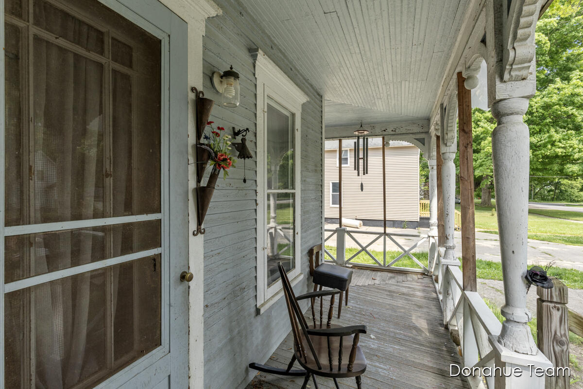 920 Masonic Avenue Belding, MI 48809 - Photo 5 of 30 IMG_1005 (6)