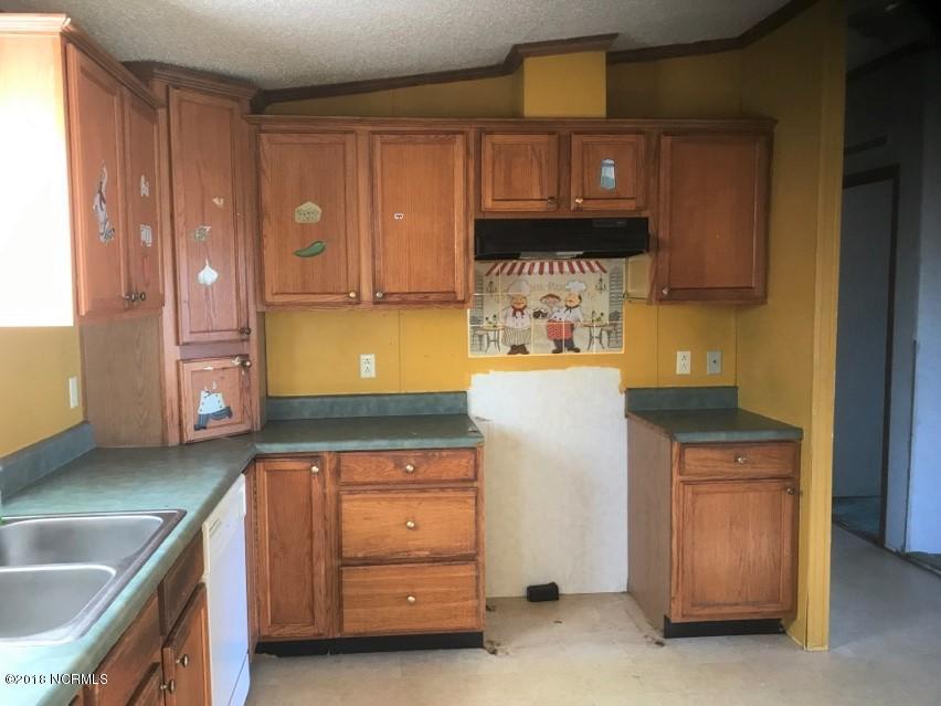 3016 Edmondson Road Hobgood, NC 27843 - Photo 3 of 11 3016 E EDMONDSON RD kitchen 1221