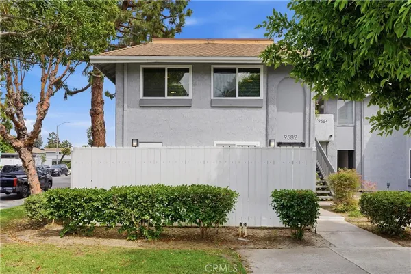$4,000 | 9582 Pettswood Drive, Huntington Beach, CA 92646