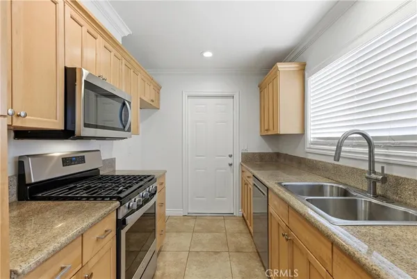 $4,000 | 9582 Pettswood Drive, Huntington Beach, CA 92646