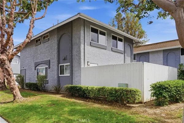 $4,000 | 9582 Pettswood Drive, Huntington Beach, CA 92646