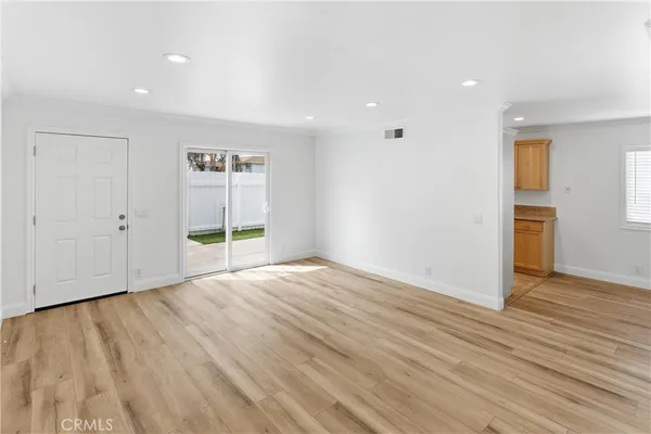 $4,000 | 9582 Pettswood Drive, Huntington Beach, CA 92646