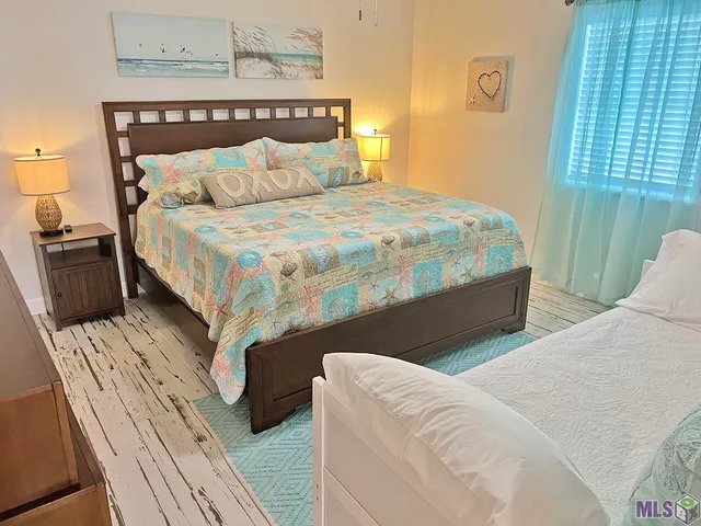 $1,099,000 | 2170 Highway 1, Grand Isle, LA 70358