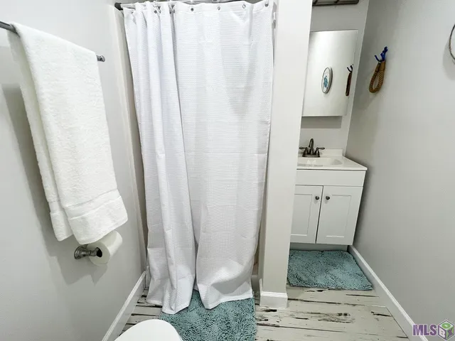 $1,099,000 | 2170 Highway 1, Grand Isle, LA 70358