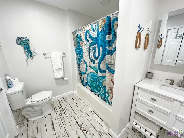 $1,099,000 | 2170 Highway 1, Grand Isle, LA 70358