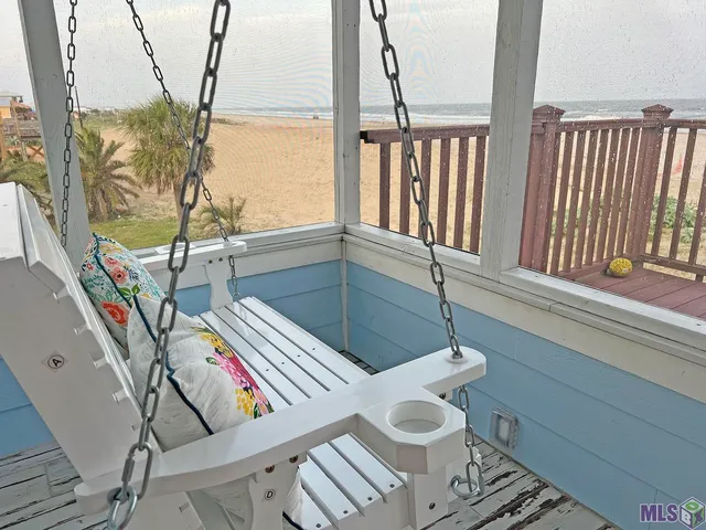 $1,099,000 | 2170 Highway 1, Grand Isle, LA 70358